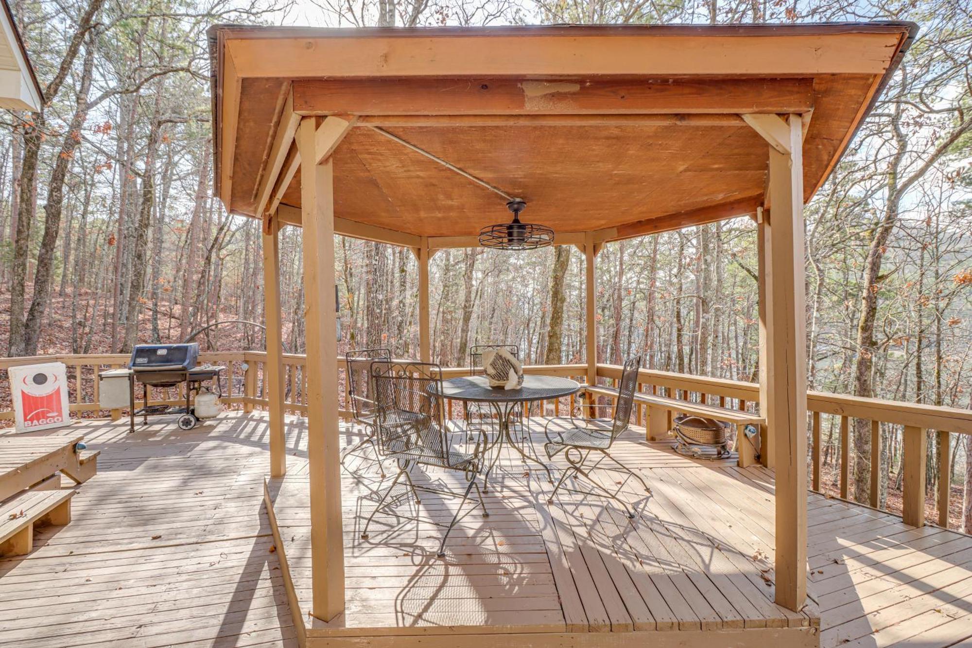 Lakefront Arkansas Home With Deck, Grill And Cornhole! Fairfield Bay Exterior photo